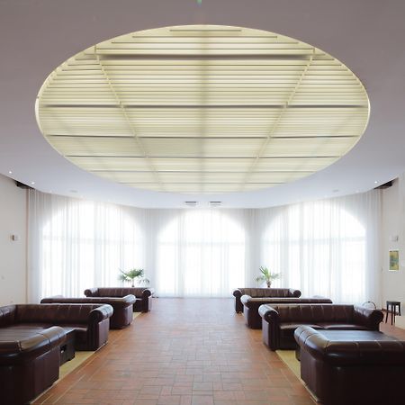 Lighthouse Golf & Spa Hotel Balchik Exterior photo A linear grille
