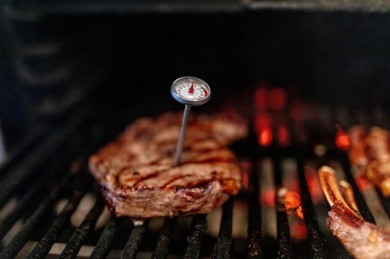 Lighthouse Golf & Spa Hotel Balchik Exterior photo A meat thermometer in a steak