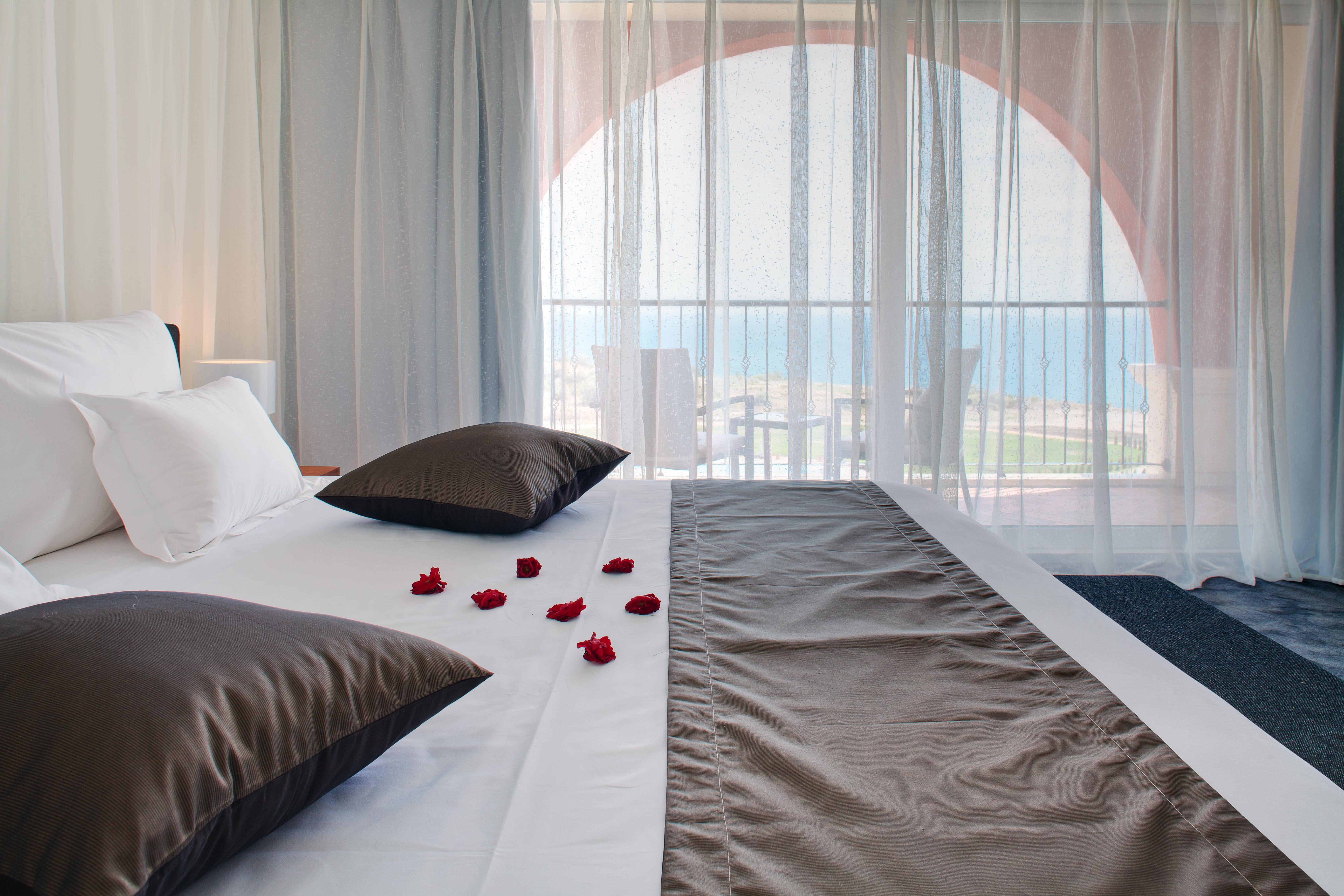 Lighthouse Golf & Spa Hotel Balchik Exterior photo A bedroom at the hotel