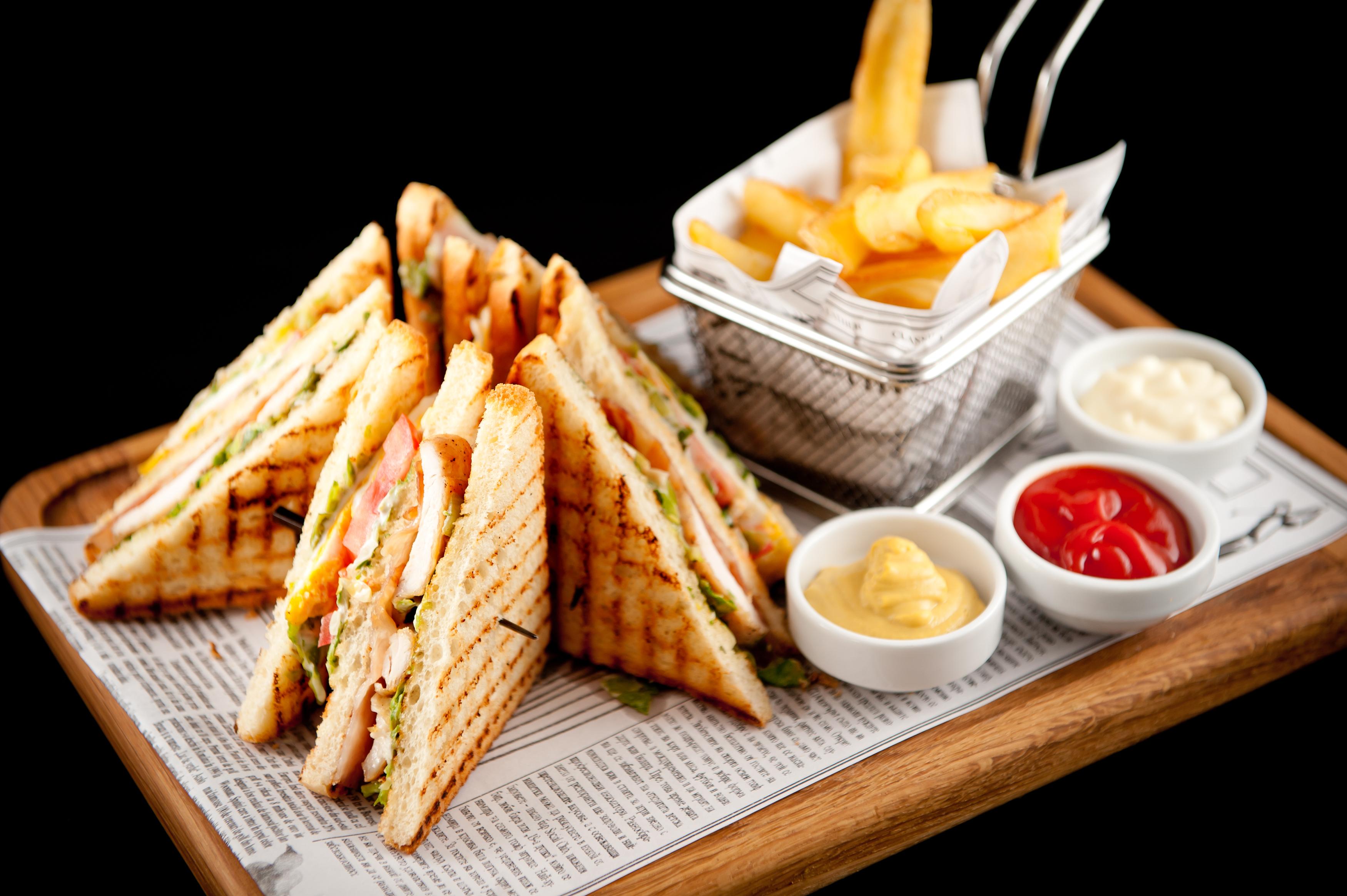 Lighthouse Golf & Spa Hotel Balchik Exterior photo A club sandwich