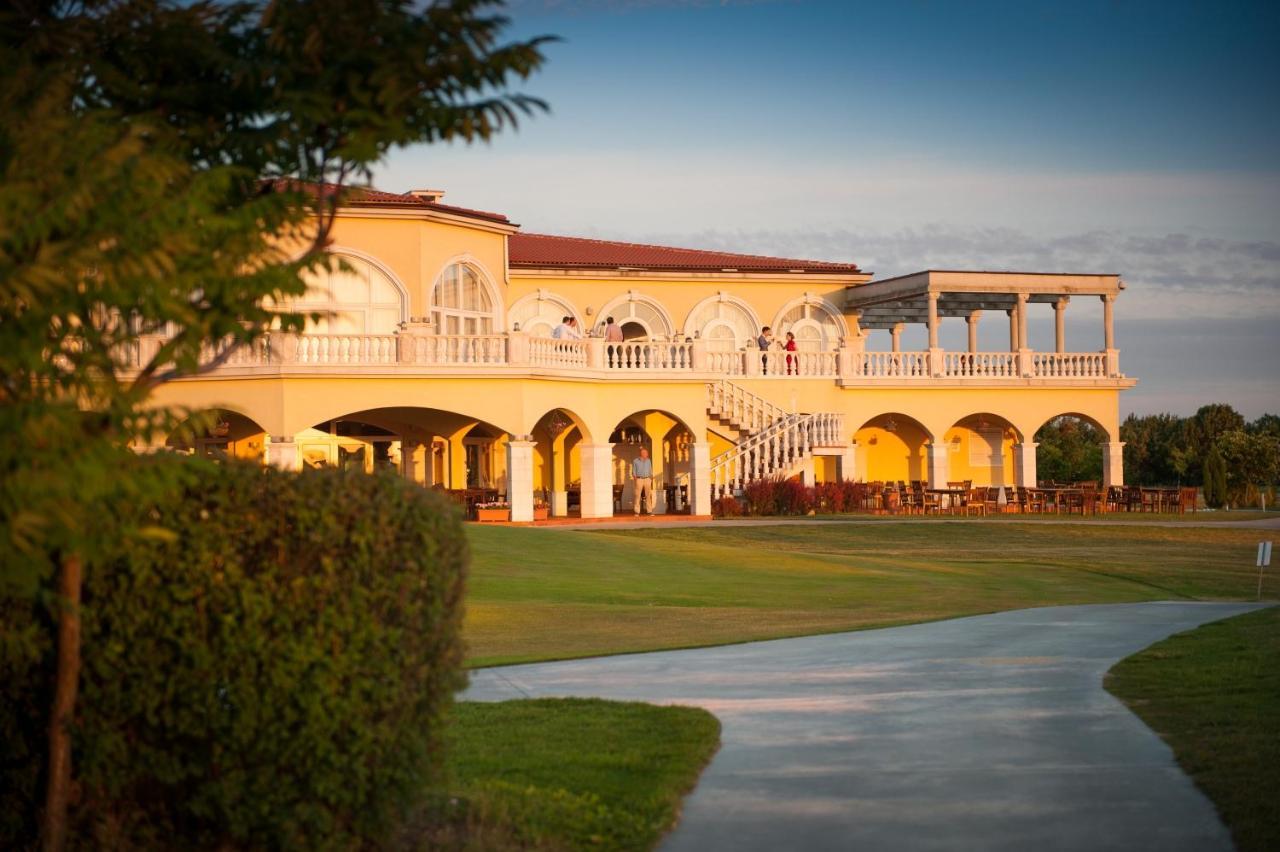 Lighthouse Golf & Spa Hotel Balchik Exterior photo The clubhouse at the Royal Palm Golf and Country Club