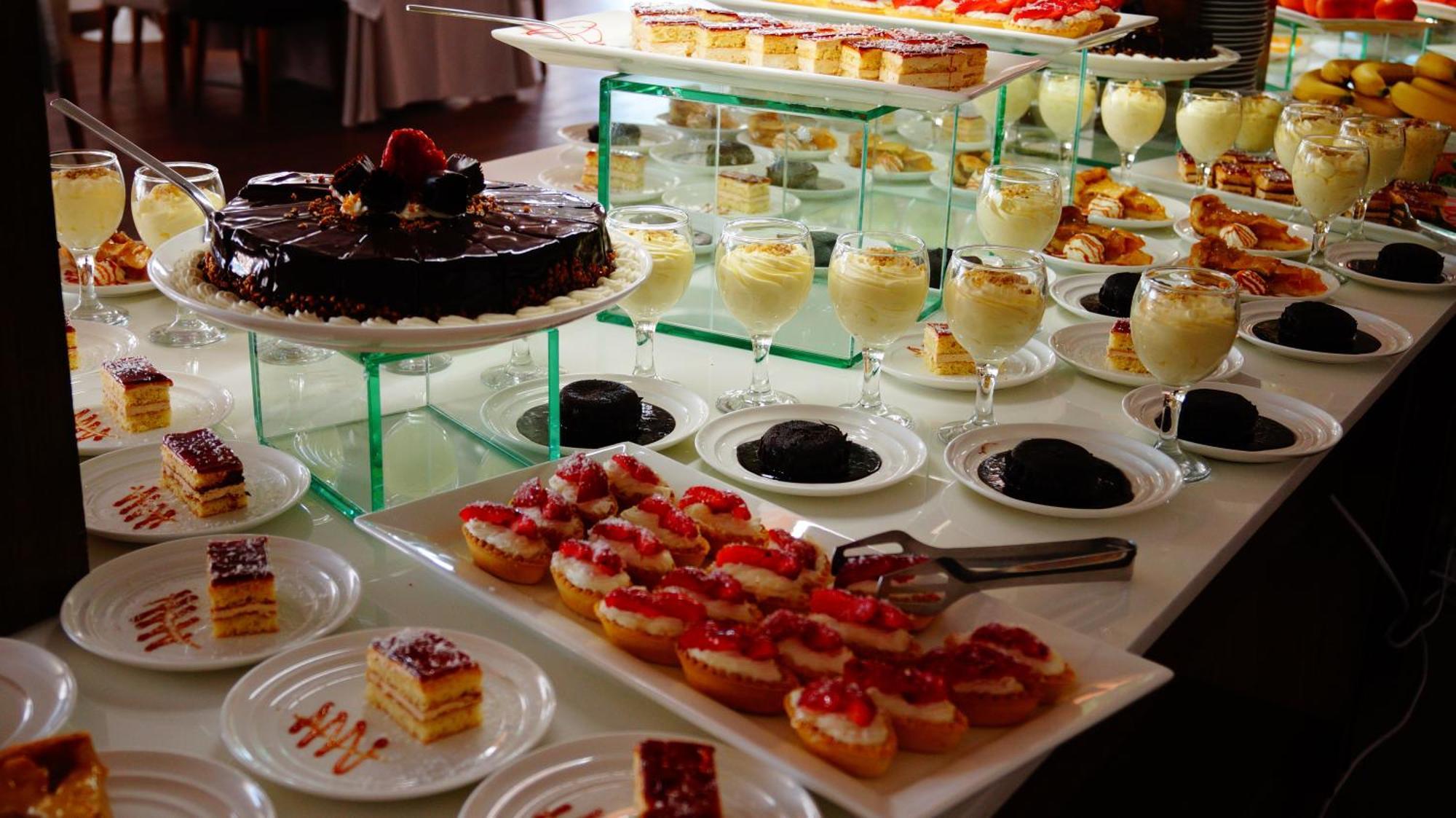 Lighthouse Golf & Spa Hotel Balchik Exterior photo A dessert buffet