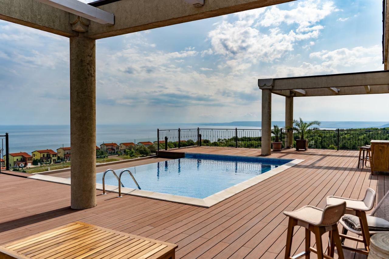 Lighthouse Golf & Spa Hotel Balchik Exterior photo Rooftop pool
